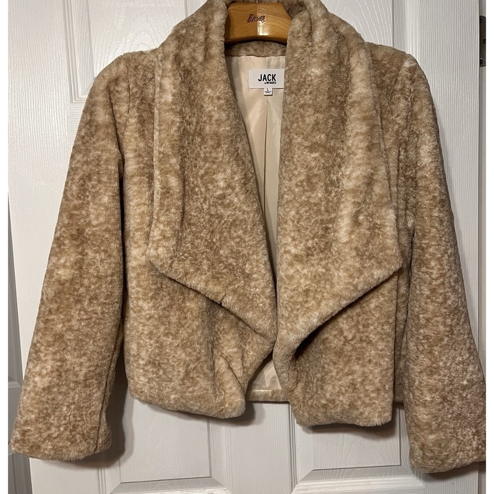 BB Dakota Size Large Faux Fur Cropped Jacket Cozy Coat Plush Beige Pockets Comfy